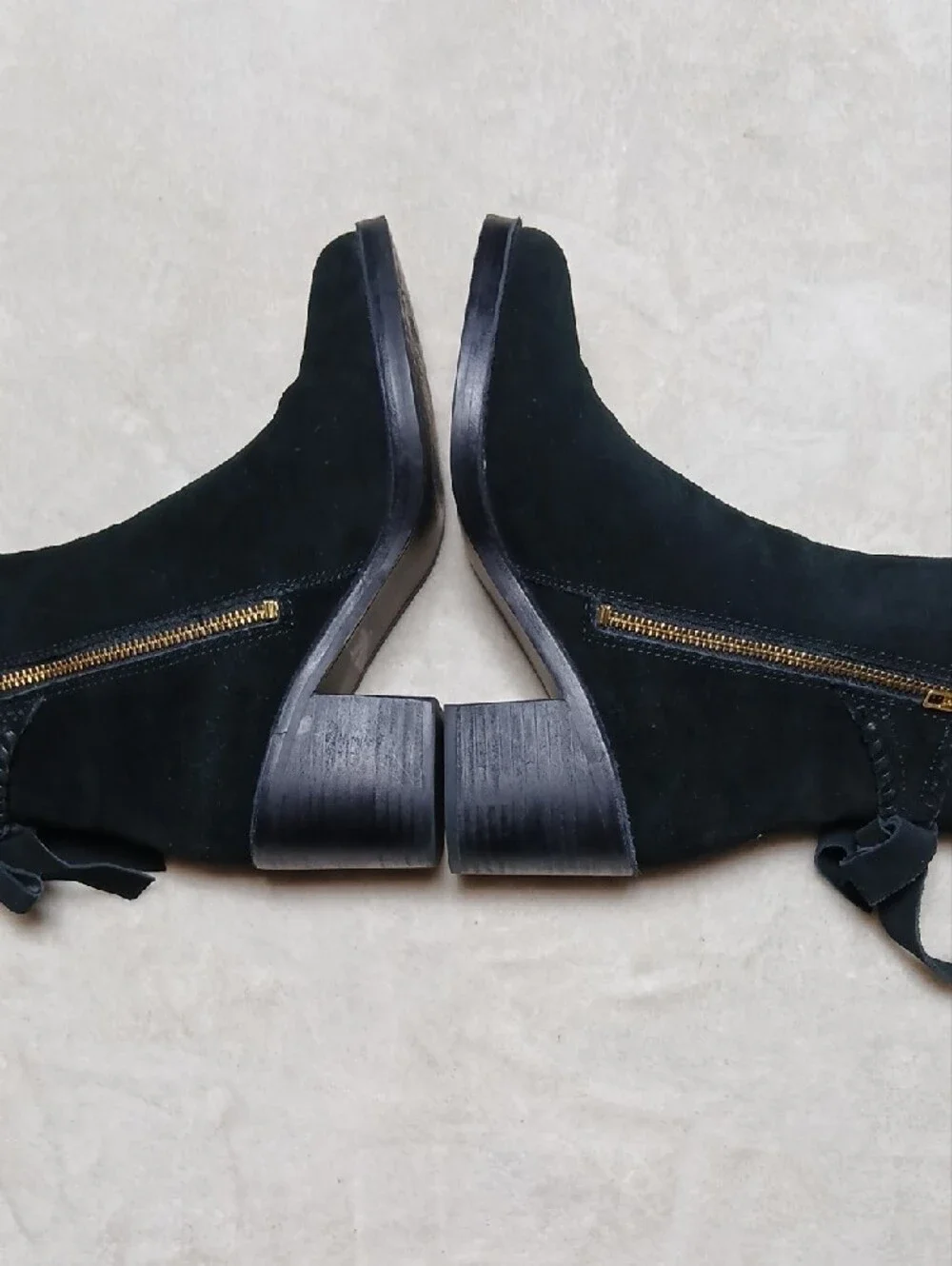 UGG Fraise Whipstichts Black Suede Ankle Boot with Back Bow Size 8